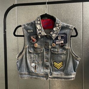 Blue Jean Jacket with Sleeveless Design and Unique Patches